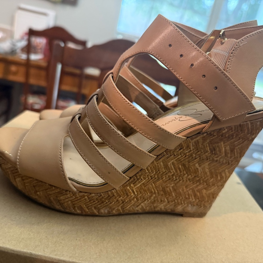Jessica Simpson Tan Platform Sandals with Chunky Heel - Picture 2 of 2